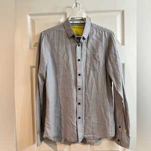 Descendant of thieves vintage button down shirt with long sleeves size M